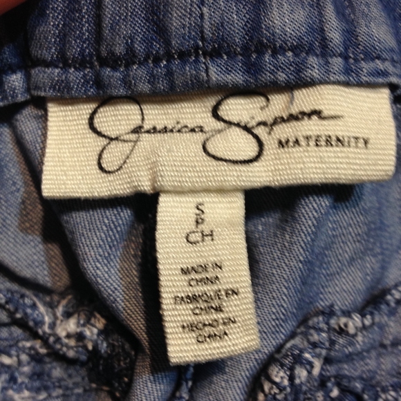 Jessica Simpson Motherhood Maternity Shorts - Picture 5 of 6